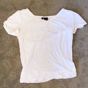 Ilu Ilu White T-Shirt